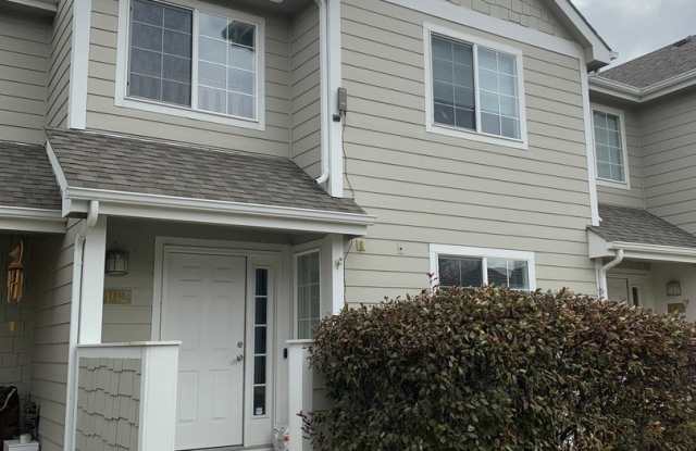 Beautiful 2 Bedroom, 2.5 Bath Townhome for Rent in Loveland! - 2075 Tonopas Court, Loveland, CO 80538