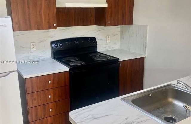 8323 Coral Lake Dr Gallery 2