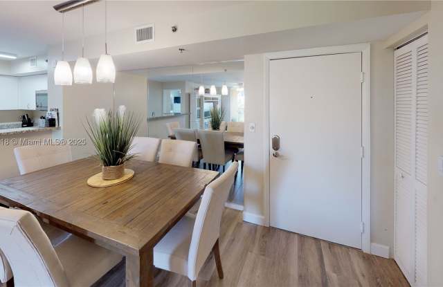 19701 E Country Club Dr Gallery 2