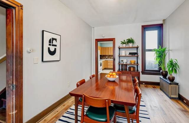 Large Four Bedroom In York! photos photos