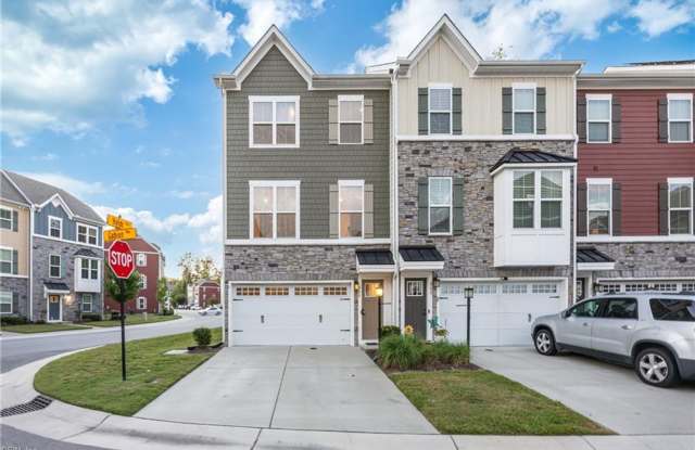 BRYANS COVE - 900 Gabion Way, Chesapeake, VA 23323