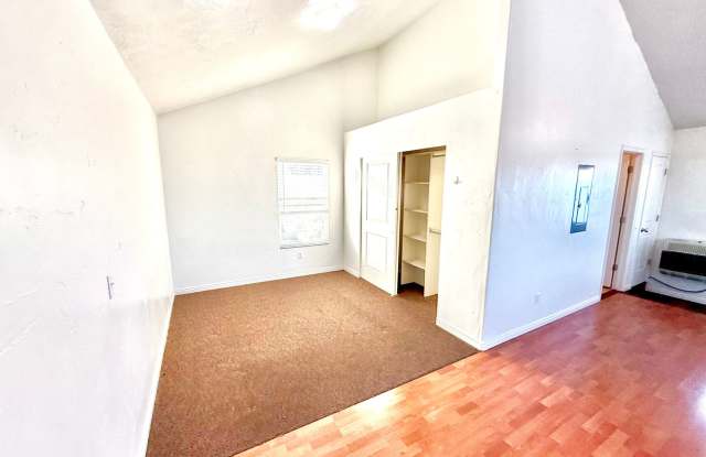 Beautiful Daybreak Studio Apartment with Private Entrance & Community Amenities Gallery 4