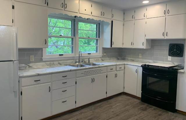 1028 West 12th Street photos photos