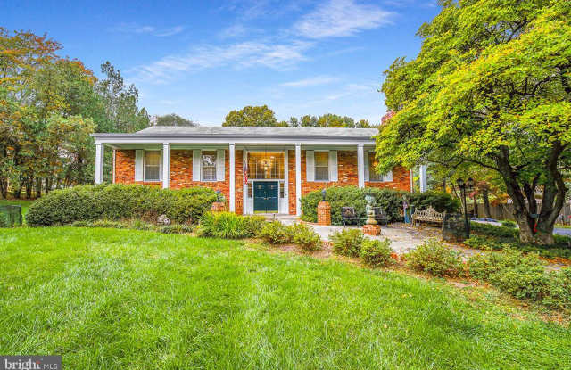 1382 WOODSIDE DRIVE Gallery 2
