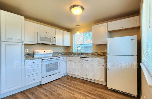 2334 Howard Ave photos photos