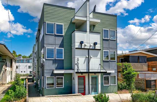 Stylish 2BR Townhome with Rooftop Deck & A/C Near Light Rail photos photos Stylish 2BR Townhome with Rooftop Deck & A/C Near Light Rail photos photos