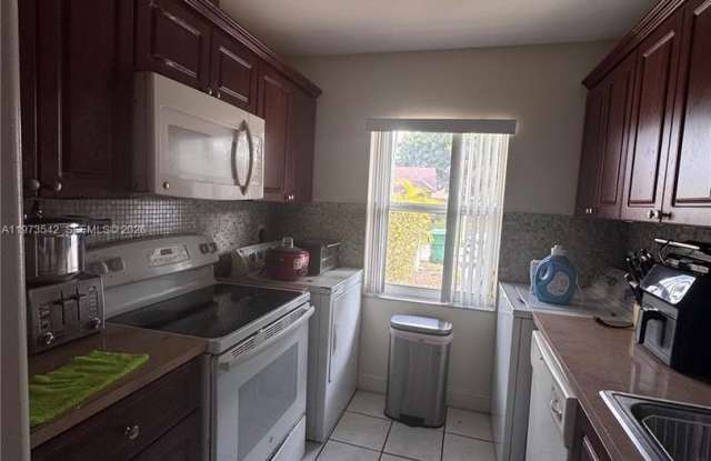 5252 SW 139th Place 5252, Miami, FL 33175 photos photos