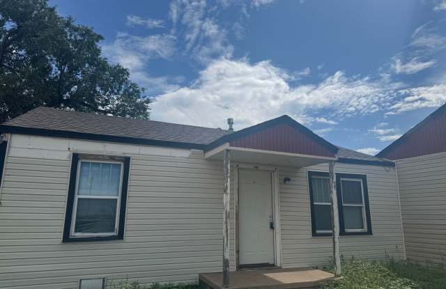 Ready to rent on 8/6/2025 2/1 separate duplex tenant pays own utilities photos photos