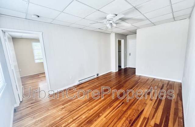 1233 Oak St NE Gallery 3