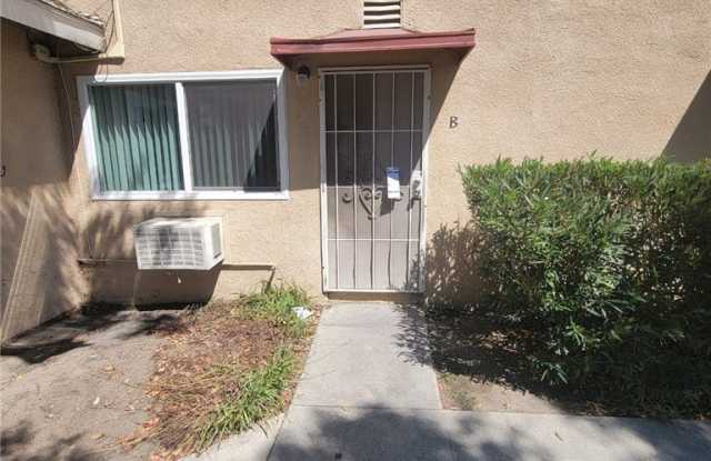 4505 Canoga photos photos