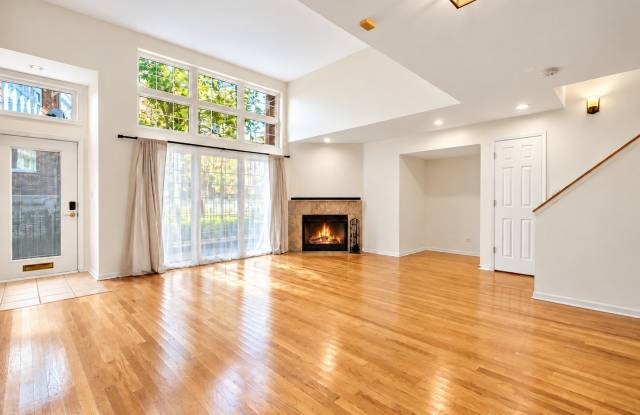 4934 S CORNELL Avenue Gallery 4