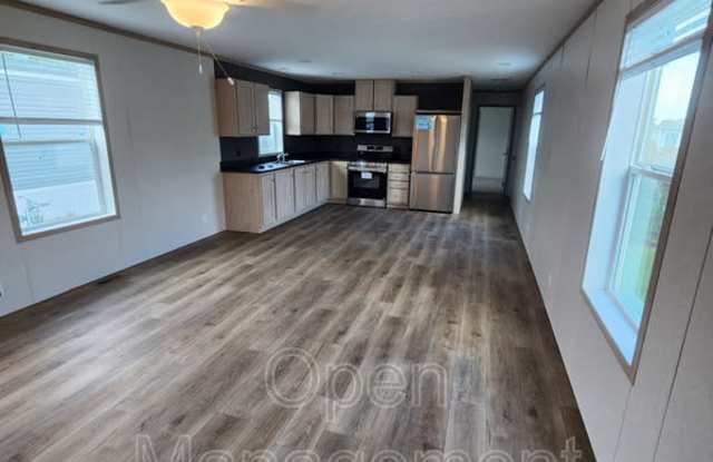 1901 1st St, Gallery 2