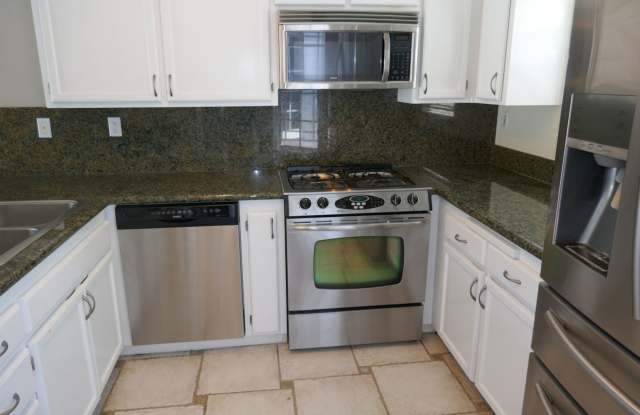 THREE BEDROOM / TWO BATH CONDO TOWNHOME WITH GARAGE IN MARIN LAGOON Gallery 3