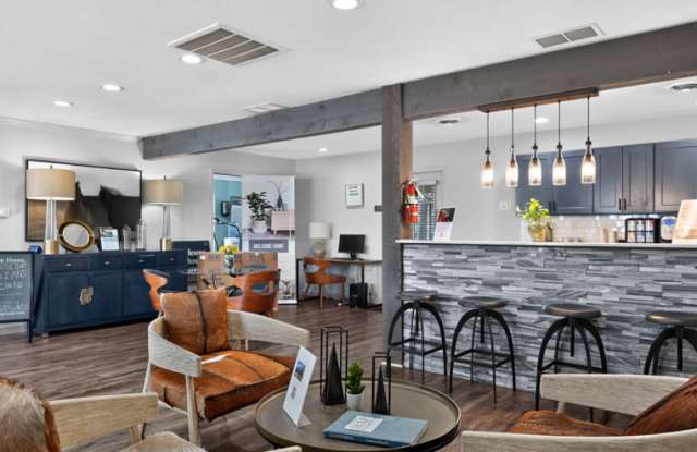 Creekside Apartment Homes Gallery 1