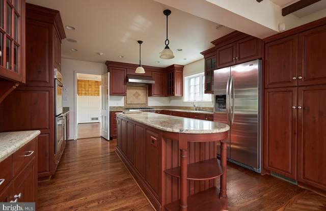 5300 BOXWOOD COURT Gallery 4