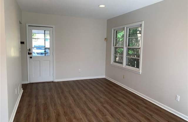 1203 Biltmore Drive NE Gallery 3