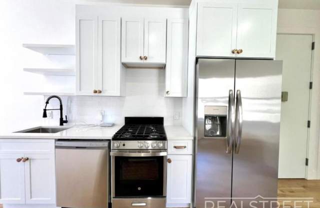 10 Marconi Pl photos photos
