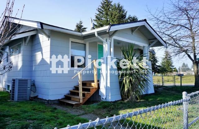 717 Naval Avenue - 717 Naval Avenue, Bremerton, WA 98312