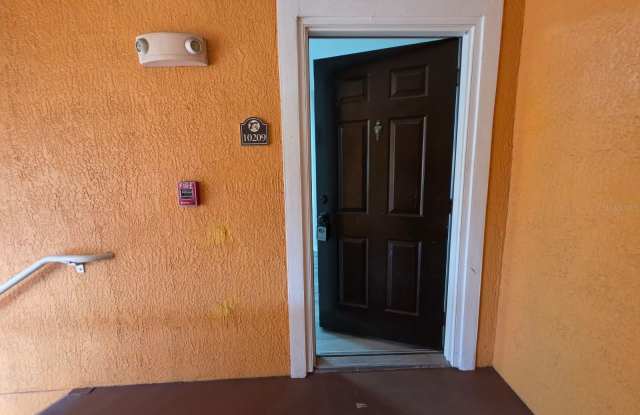 5483 VINELAND Road Gallery 3