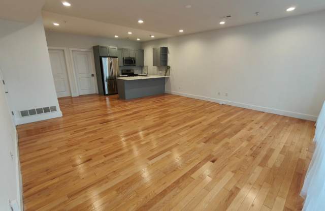 1509 PARRISH STREET Gallery 2