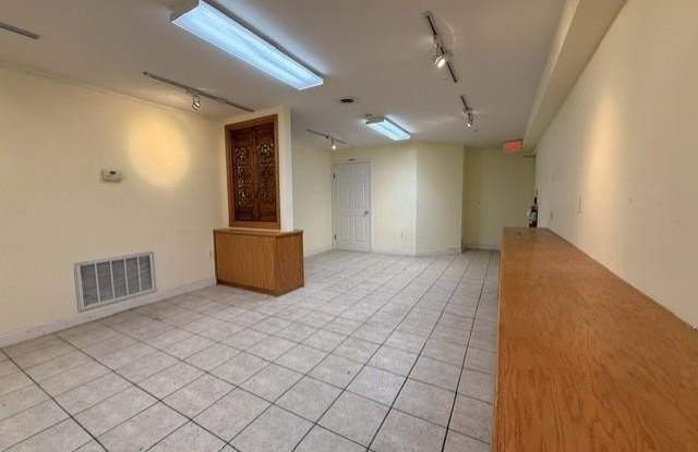 324 MAIN ST Gallery 3