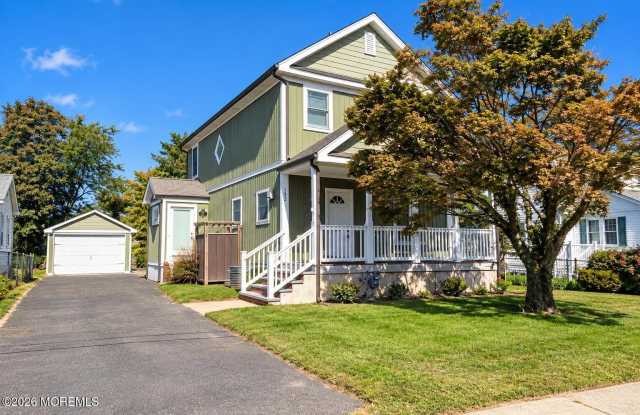 132 Sampson Place Gallery 1