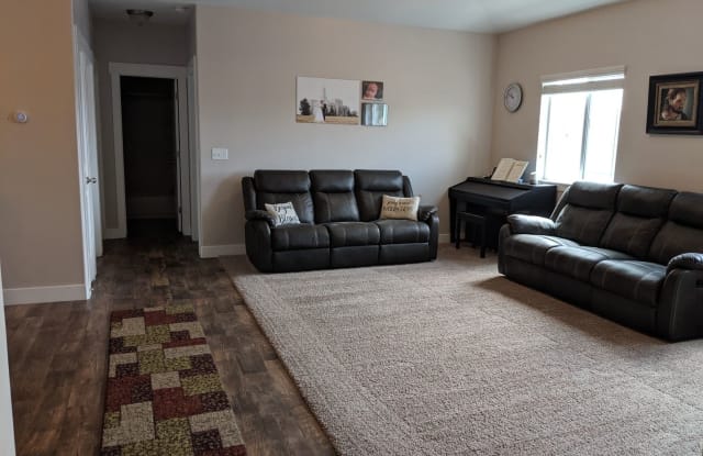 228 W Ridge Rd - 228 W Ridge Rd, Saratoga Springs, UT 84045