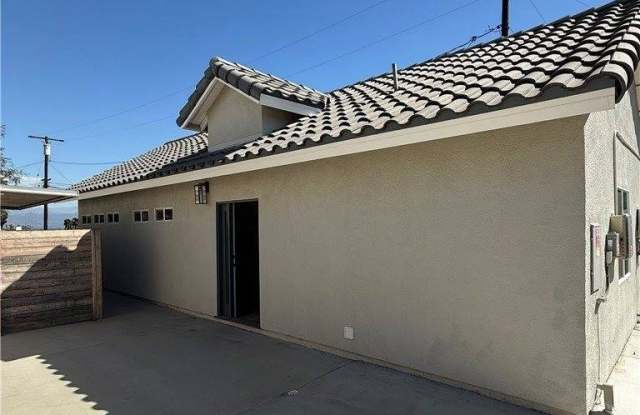 2348 Angelcrest Drive Gallery 2