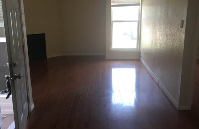 Cute 3/2 Duplex - 2432 Windy Pine Lane, Arlington, TX 76015