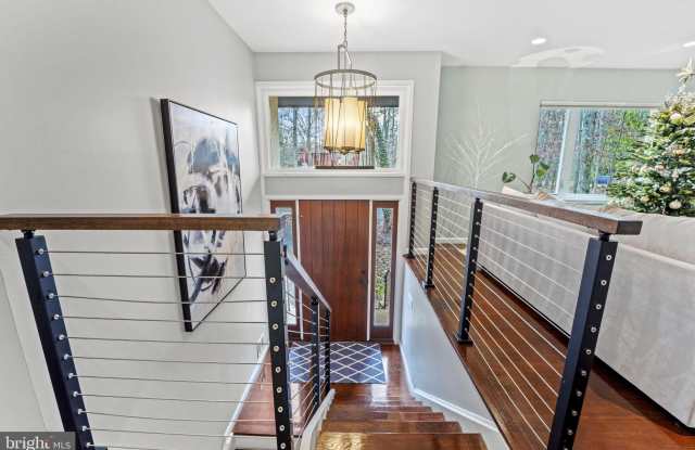 1411 ALDENHAM LANE Gallery 3