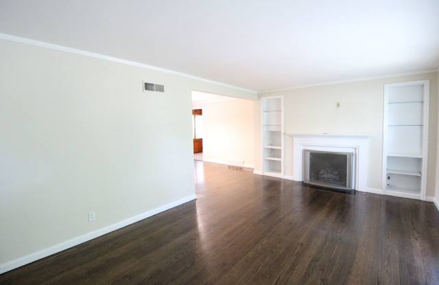 3 Bedroom 1 Bath Home In Prairie Village Gallery 3