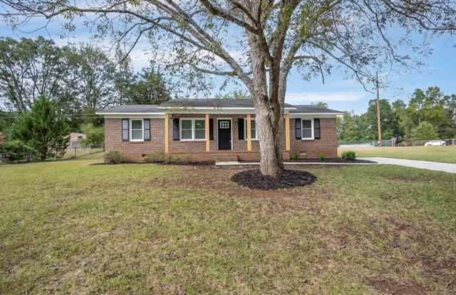 111 S Kings Dr - 111 South Kings Drive, Fountain Inn, SC 29644