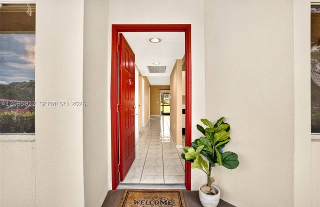 12755 SW 16th Ct Gallery 3