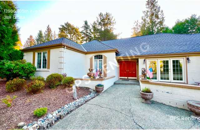 Charming Home with Deck, Courtyard  Modern Upgrades photos photos