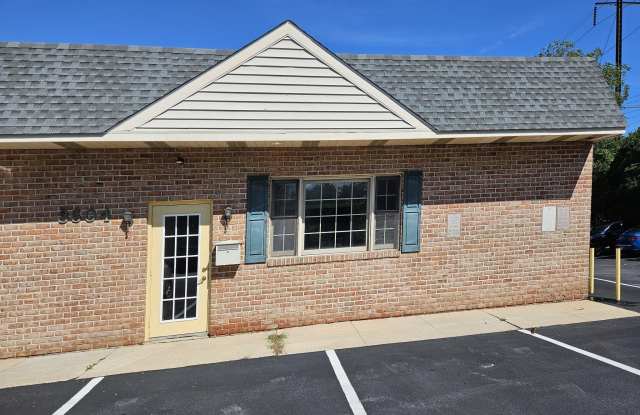 3504 LINCOLN Highway Gallery 1