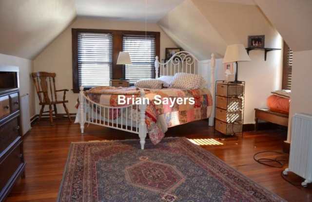 11 Bentley St. Gallery 4