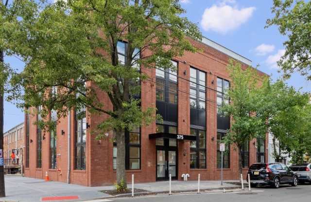 375 MONMOUTH ST photos photos
