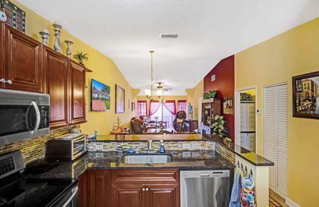 Beautiful 2BR/2BA WITH GARDEN VIEW in the Hear of Boca (55+ community) photos photos