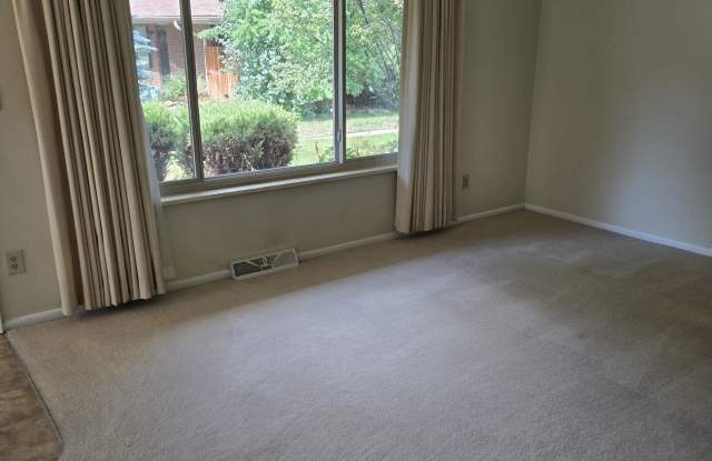 414 East Thunderbird Drive - 1 Gallery 2