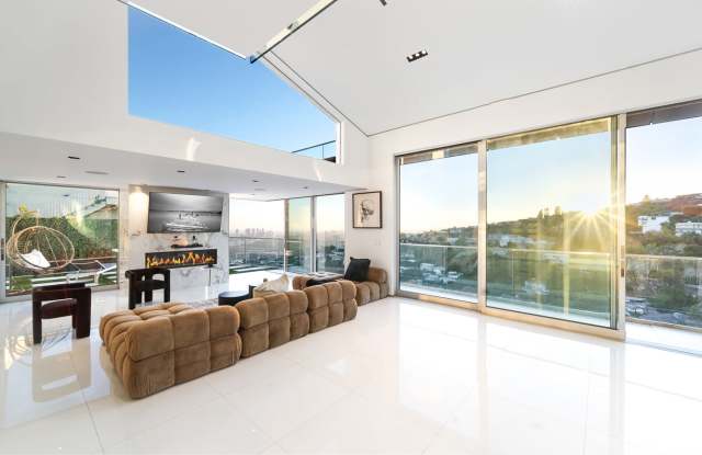 1623 Viewmont Dr Gallery 2