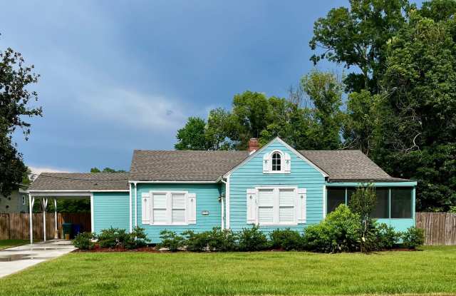 COMING SOON! Charming Cottage in the Heart of Hammond! *PET FRIENDLY* photos photos