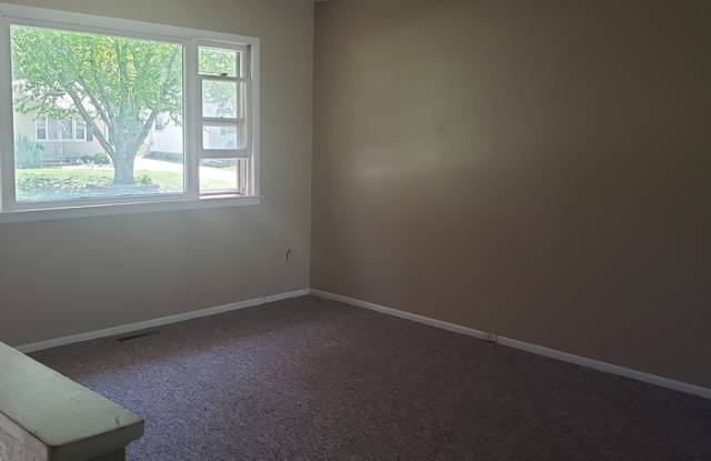 2927 Russell Drive Northeast Gallery 3
