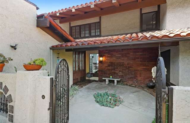 21741 Planewood Drive Gallery 4