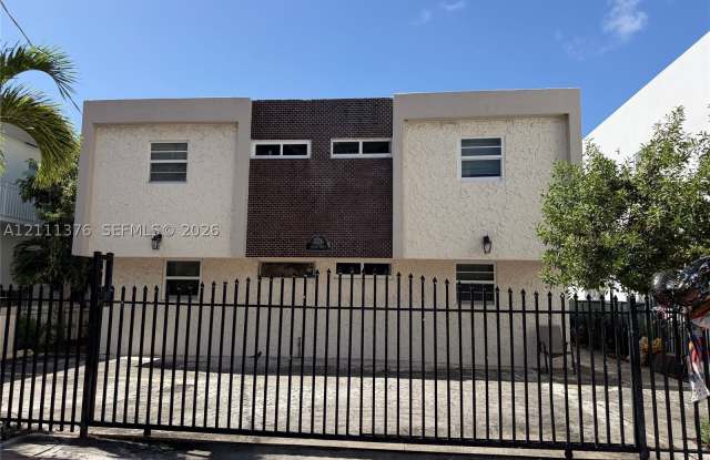 326 Ocean Dr Gallery 2