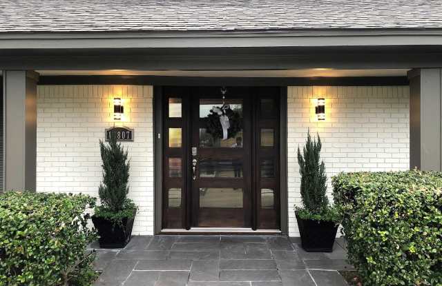 10807 Marsh Lane Gallery 2