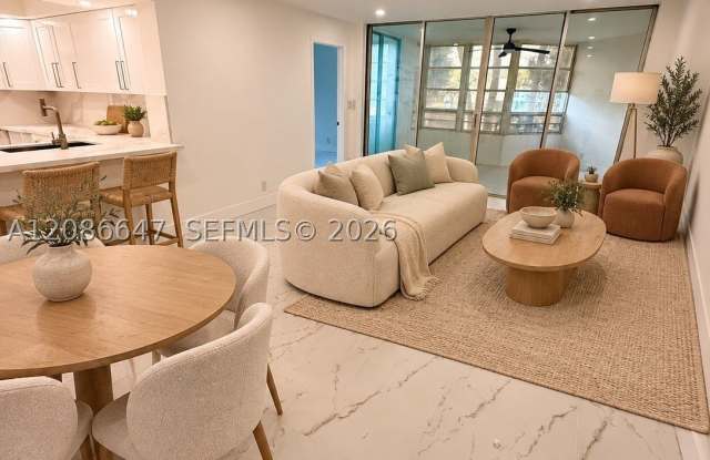 1811 Sabal Palm Dr Gallery 1