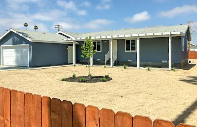 Newer home for rent on large lot! photos photos