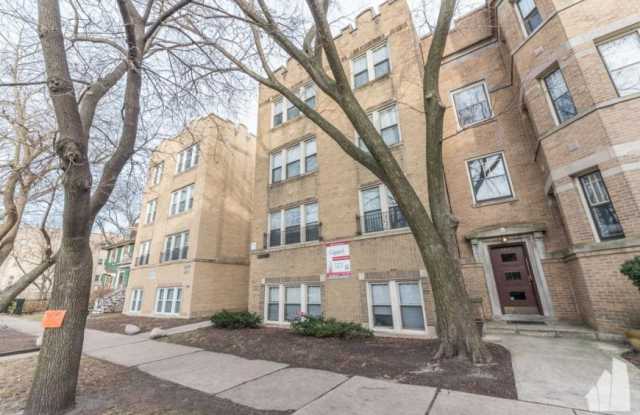 6647 North Greenview Ave. photos photos