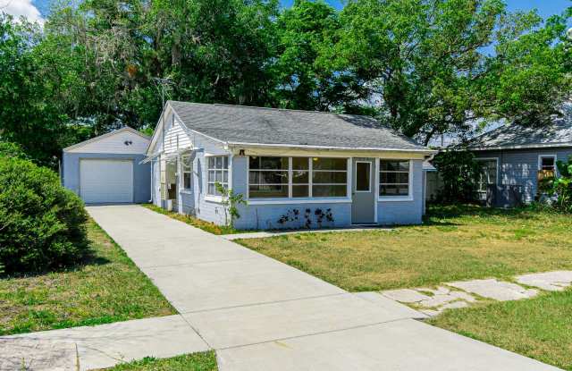 Charming 2/1 Home w/ Partially Fenced Yard in St. Cloud photos photos