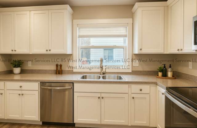 2412 Woodcliff Avenue Southeast - 2 - 2412 Woodcliff Avenue Southeast, Grand Rapids, MI 49546